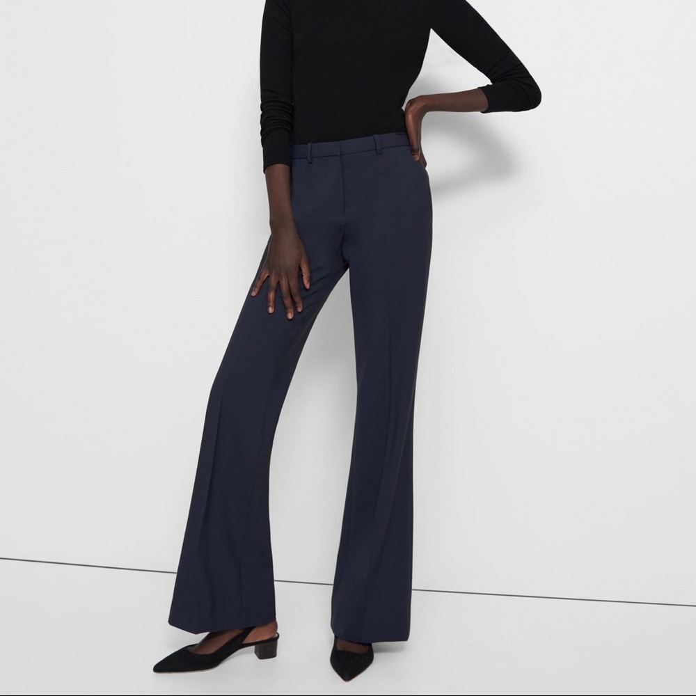 Classic Theory dress pants in Navy. Excellent condition, recently dry cleaned